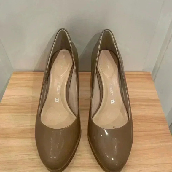 ROCKPORT TRUTECH BEIGE PUMP SIZE 10 SPRING SUMMER WEDDING PARTY - Picture 1 of 3